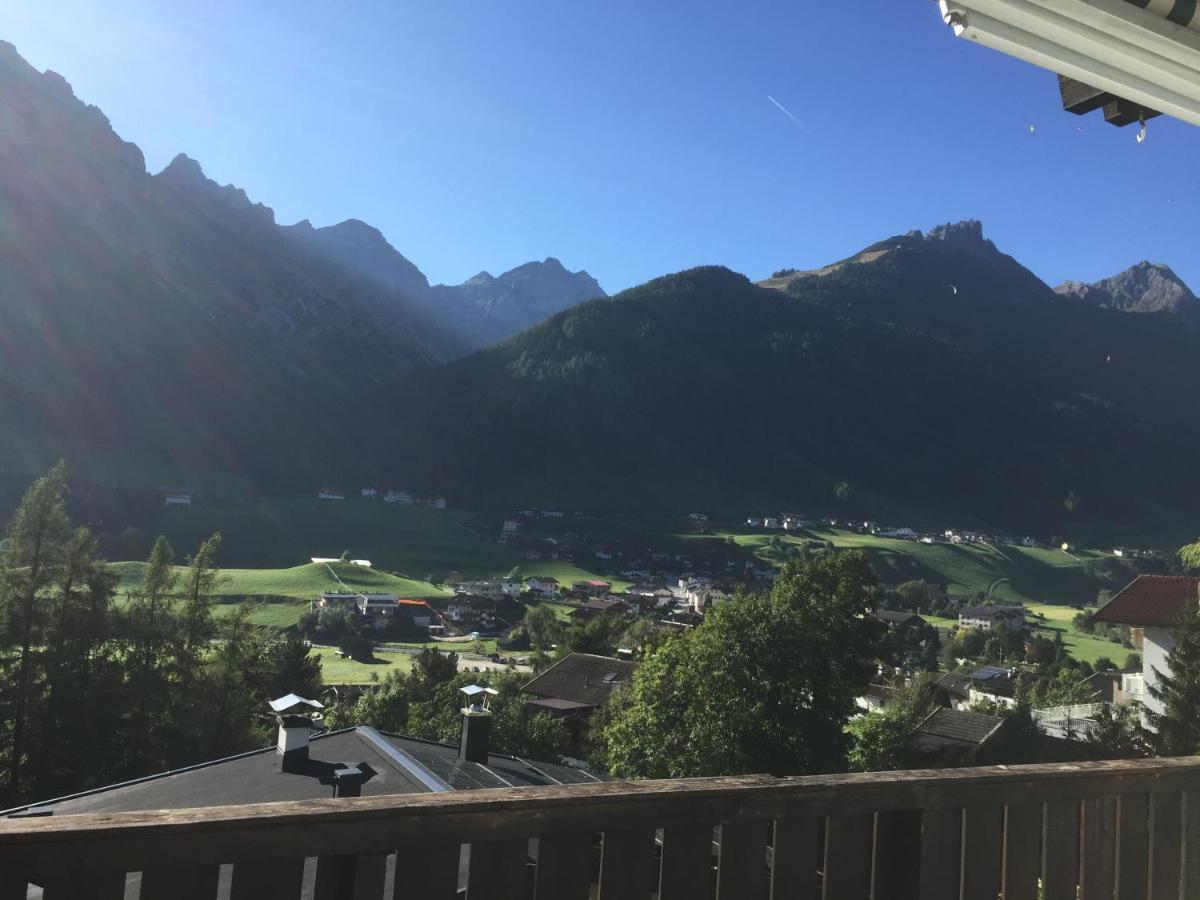 Haus Adlerhorst Apartamento Neustift im Stubaital Exterior foto