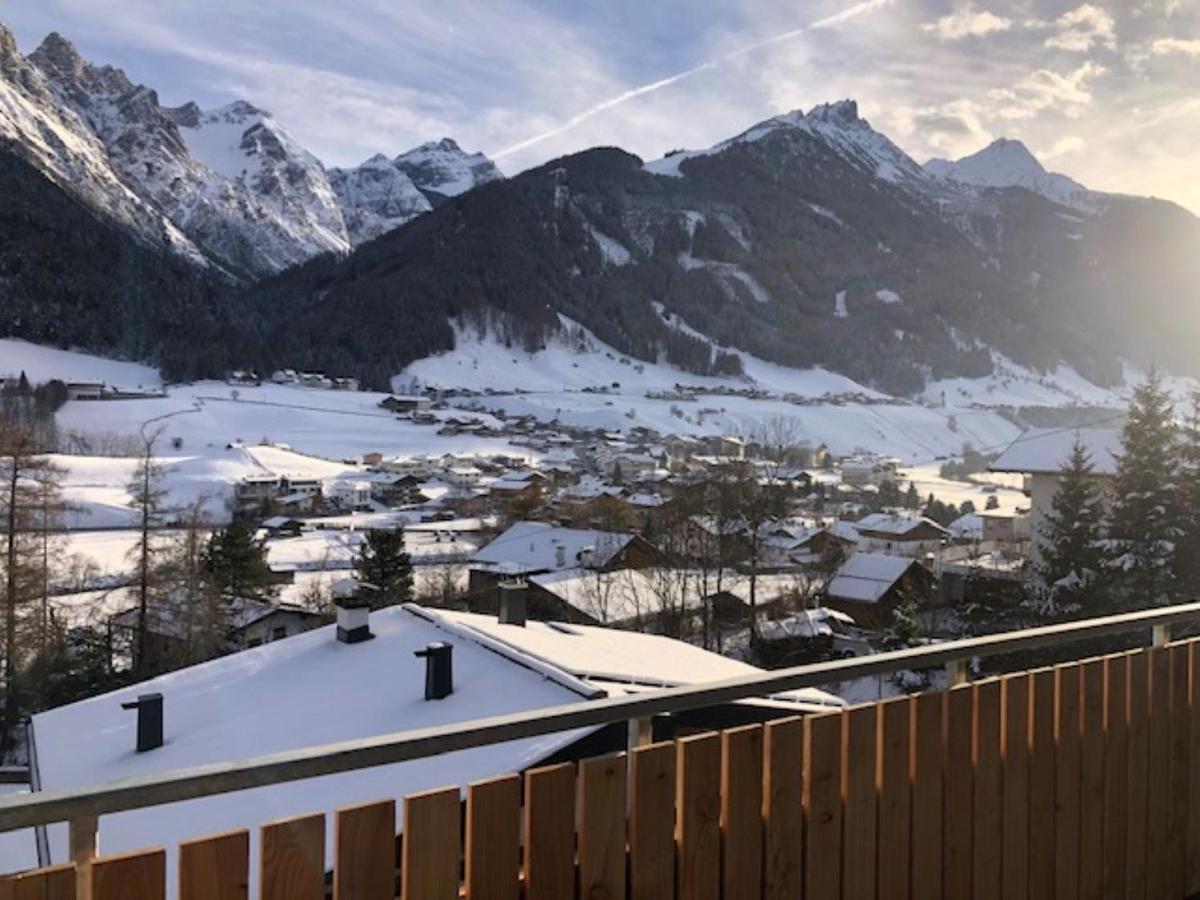 Haus Adlerhorst Apartamento Neustift im Stubaital Exterior foto